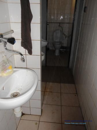 Na predaj multifunkčná budova v centre Hnúšti