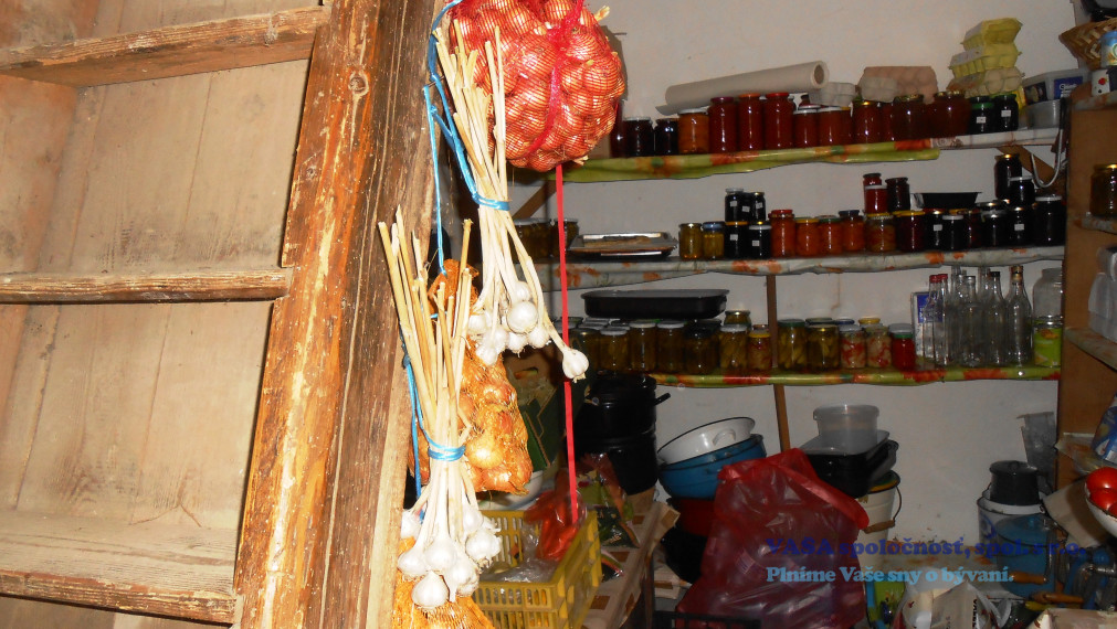 Rodinný dom - usadlosť v obci Hostišovce, okr. Rim. Sobota