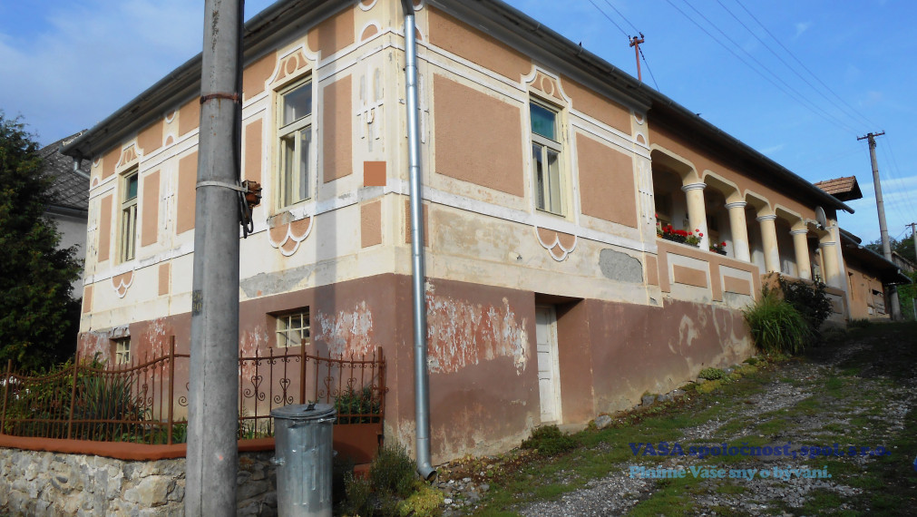 Rodinný dom - usadlosť v obci Hostišovce, okr. Rim. Sobota