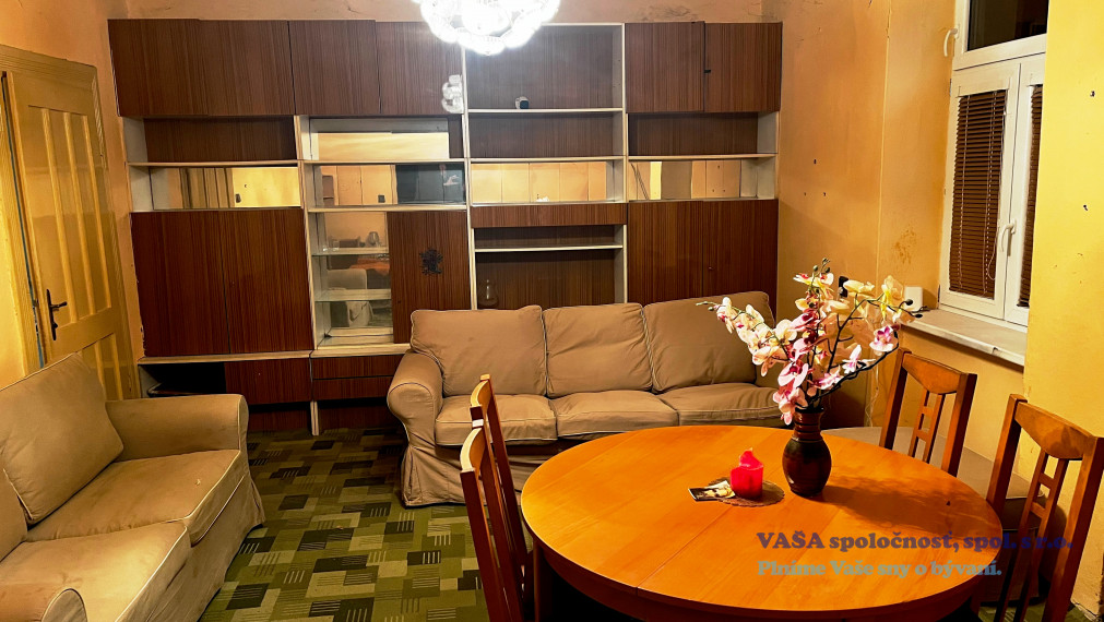 SÚRNE NA PREDAJ! - stavebný pozemok s RD v Rimavskej Sobote