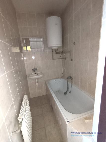 Funkčná podnikateľská budova na predaj v Blhovciach okr. Rim. Sobota