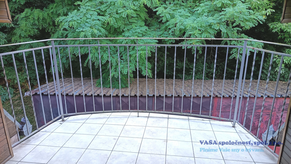 Funkčná podnikateľská budova na predaj v Blhovciach okr. Rim. Sobota