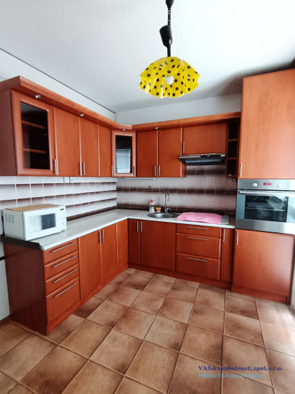 VÝRAZNÉ ZNÍŽENIE CENY! veľký slnečný 3- izb. byt v Revúcej