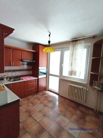 VÝRAZNÉ ZNÍŽENIE CENY! veľký slnečný 3- izb. byt v Revúcej