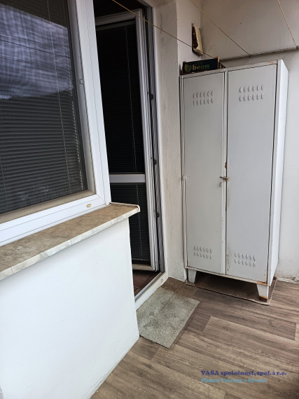 VÝRAZNÉ ZNÍŽENIE CENY! veľký slnečný 3- izb. byt v Revúcej