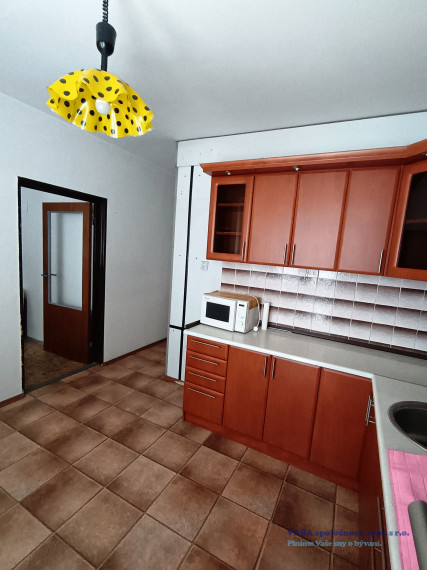 VÝRAZNÉ ZNÍŽENIE CENY! veľký slnečný 3- izb. byt v Revúcej