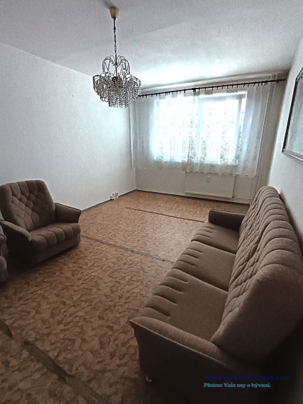 VÝRAZNÉ ZNÍŽENIE CENY! veľký slnečný 3- izb. byt v Revúcej