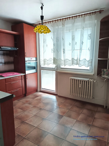 VÝRAZNÉ ZNÍŽENIE CENY! veľký slnečný 3- izb. byt v Revúcej