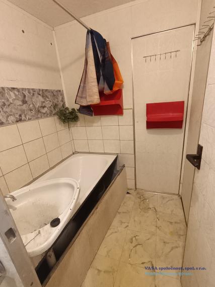 Na predaj veľký až 84 m2 byt v Hnúšti, okr. Rim. Sobota