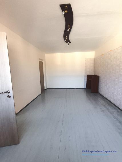 Na predaj pekný veľký 3- izb. byt v Hnúšti