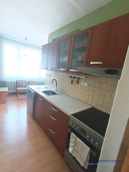 Na predaj pekný veľký 3- izb. byt v Hnúšti