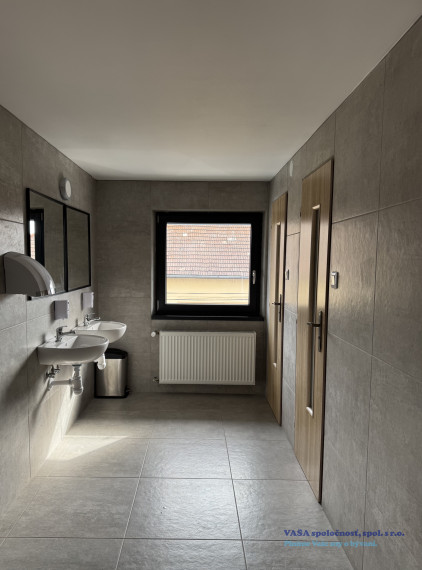 ZNÍŽENÁ CENA! PODNIKATEĽSKÝ OBJEKT v TORNALI