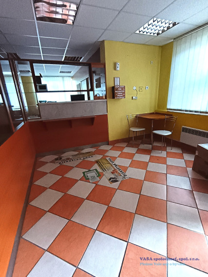 Na predaj podnikateľská budova v Hosticiach, okr. Rimavská Sobota