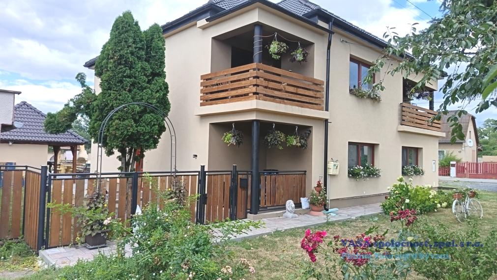 Na predaj veľký zrekonštruovaný RD v obci Holiša, okr. Lučenec