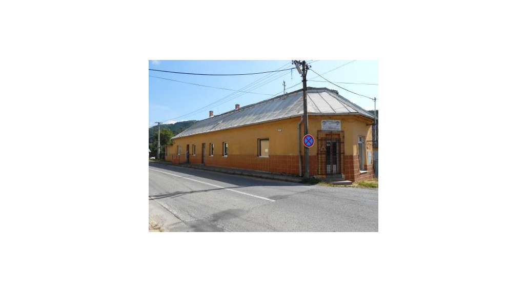 Na predaj multifunkčná budova v centre Hnúšti