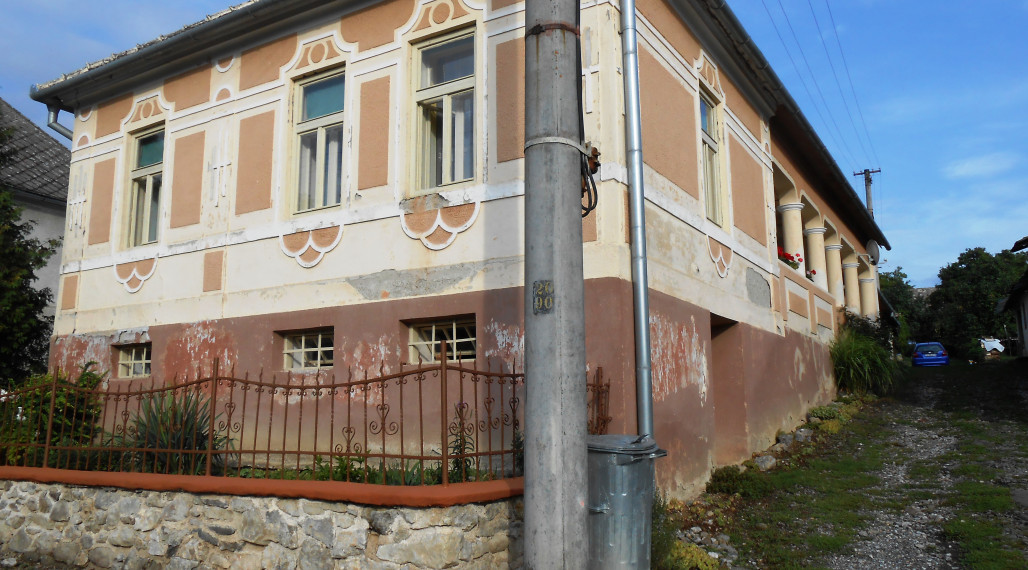 Rodinný dom - usadlosť v obci Hostišovce, okr. Rim. Sobota