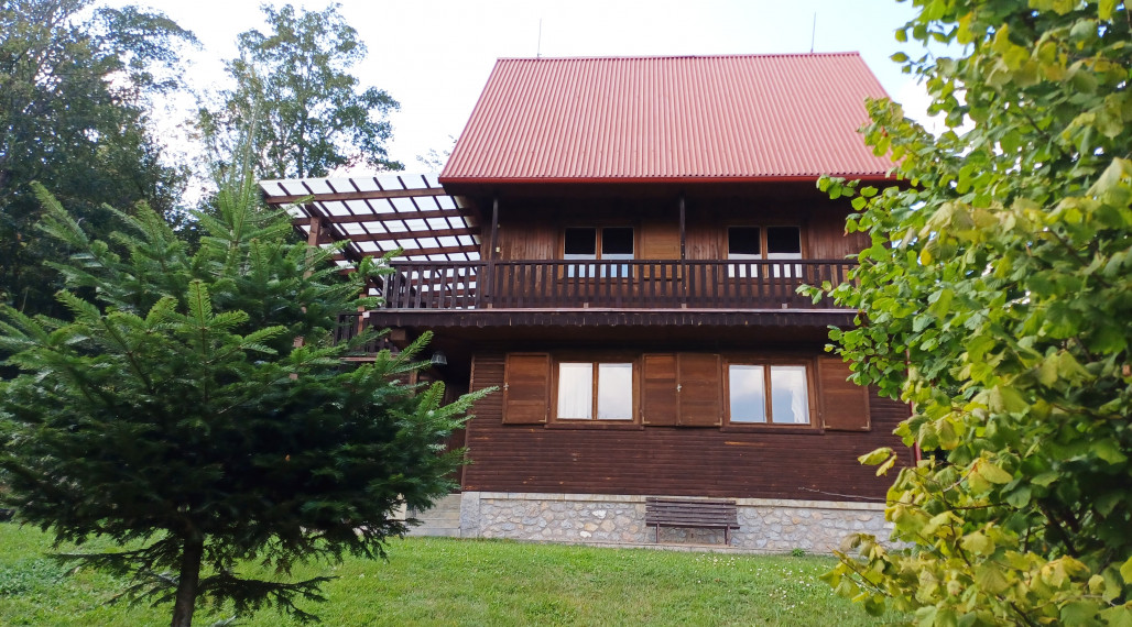 Chata pre 12 osôb pri Ochtinskej aragonitovej jaskyni okr. Rožňava