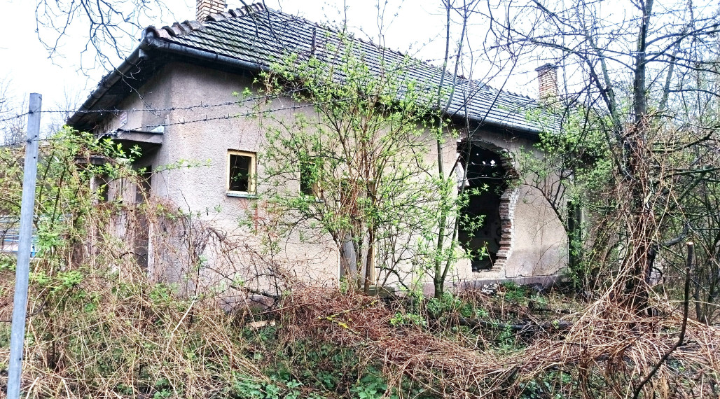 Ponúkame na predaj stavebný pozemok v Tisovci, 381 m2.