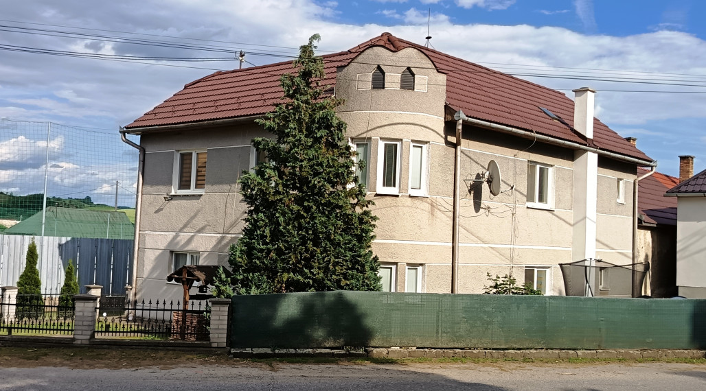 Na predaj je veľký nový RD v Hosticiach, okr. Rimavská Sobota