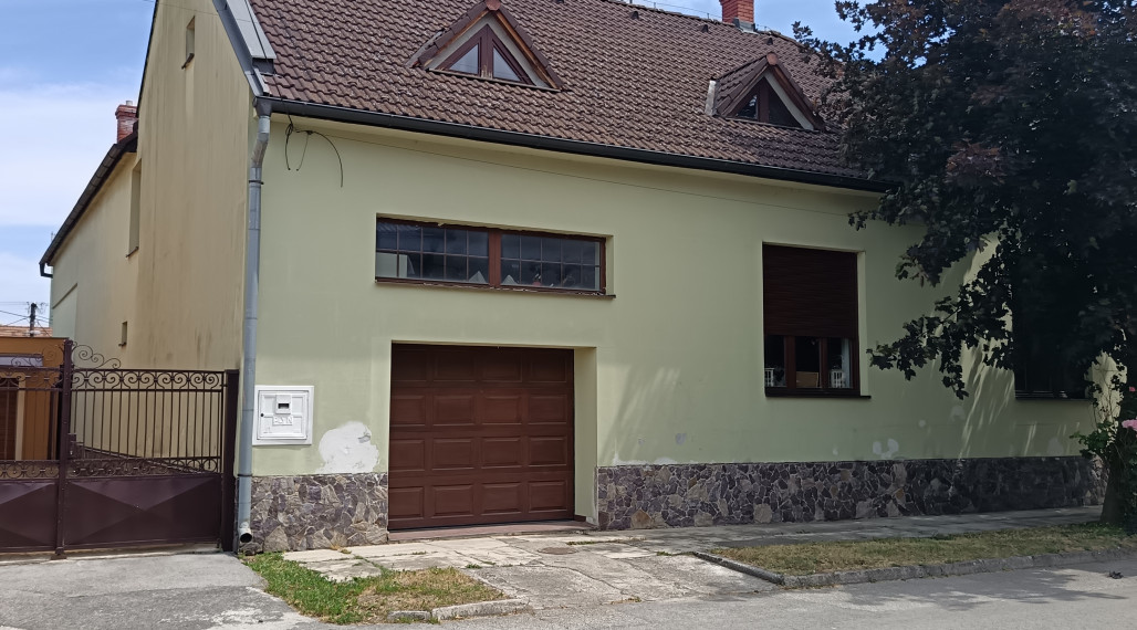 VÝRAZNÉ zníženie ceny! RD s bazénom v Tornali okr. Revúca