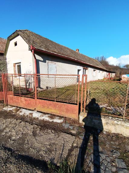 Na predaj malý rodinný domček v Pavlovciach, okr. Rimavská Sobota