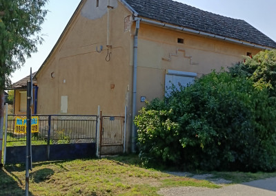 POZOR ! Znížená cena veľký 3-izb. rodinný dom v Rimavskej Seči