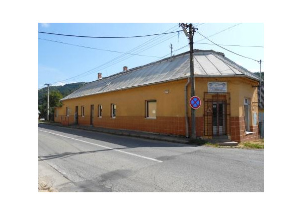 Na predaj multifunkčná budova v centre Hnúšti