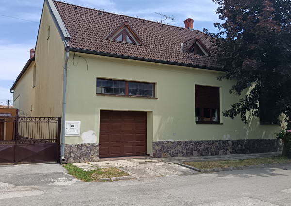 VÝRAZNÉ zníženie ceny! RD s bazénom v Tornali okr. Revúca