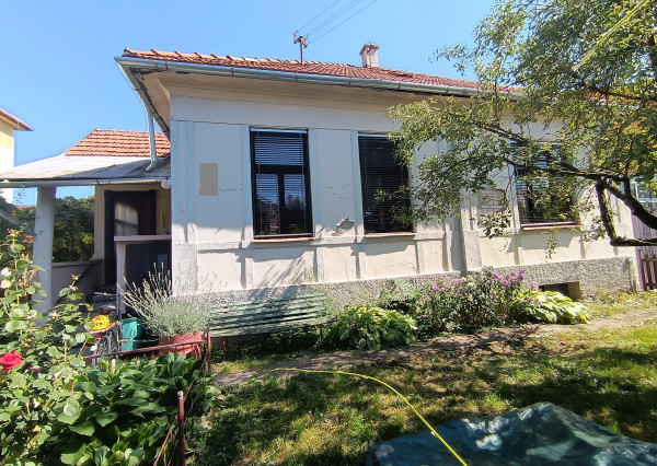 RD so záhradou a garážou pre dve autá v tichej časti Rimavskej Soboty