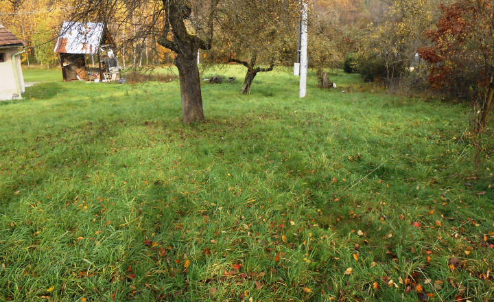 Na predaj stavebné pozemky blízko Rimavskej Soboty - fotografia 1