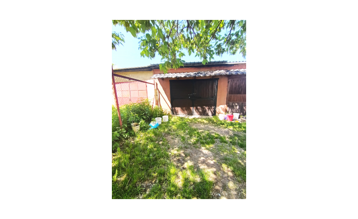 Na predaj je murovaná garáž v Tornali
