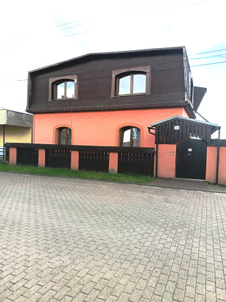 Na predaj je veľký RD blízko Rimavskej Soboty - fotografia 1