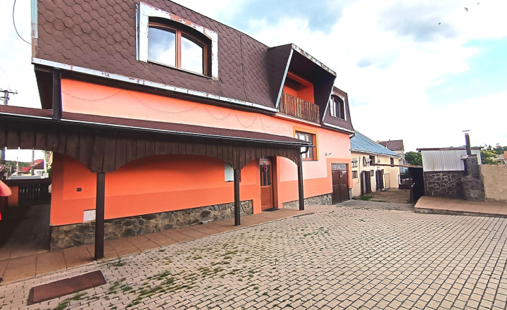 Na predaj je veľký RD blízko Rimavskej Soboty - fotografia 2