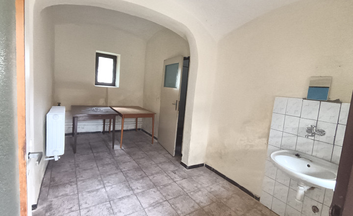 POZOR ! Znížená cena o 8.000 Eur.. Malý domček v Rimavskej Sobote - fotografia 8
