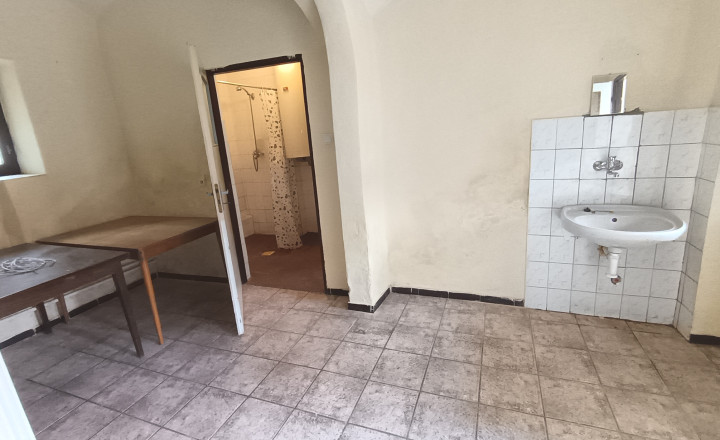 POZOR ! Znížená cena o 8.000 Eur.. Malý domček v Rimavskej Sobote - fotografia 13