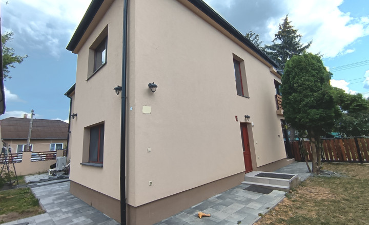 Na predaj veľký zrekonštruovaný RD v obci Holiša, okr. Lučenec - fotografia 3