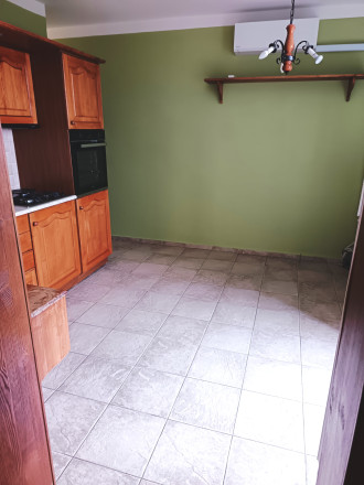 Na predaj je zrekonštruovaný 3- izb. byt v centre Rimavskej Soboty - fotografia 2