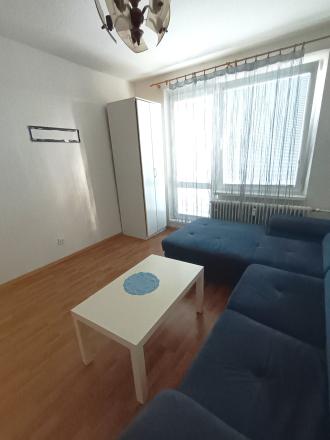 Ponúkame na predaj garsónku v centre Rimavskej Soboty - fotografia 1