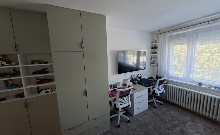 SÚRNE NA PREDAJ! Moderný, zrekonštruovaný 2-izb. byt na ul. Hostinského v Rim. Sobote - fotografia 3