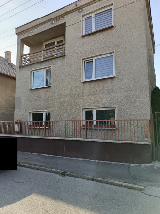 Na predaj veľký, zrekonštruovaný RD v Rimavskej Sobote - fotografia 1